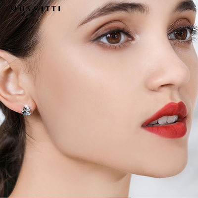 0.7cm 0.07oz Four Leaf Clover Stud Earrings 925 Sterling Silver Earrings ODM